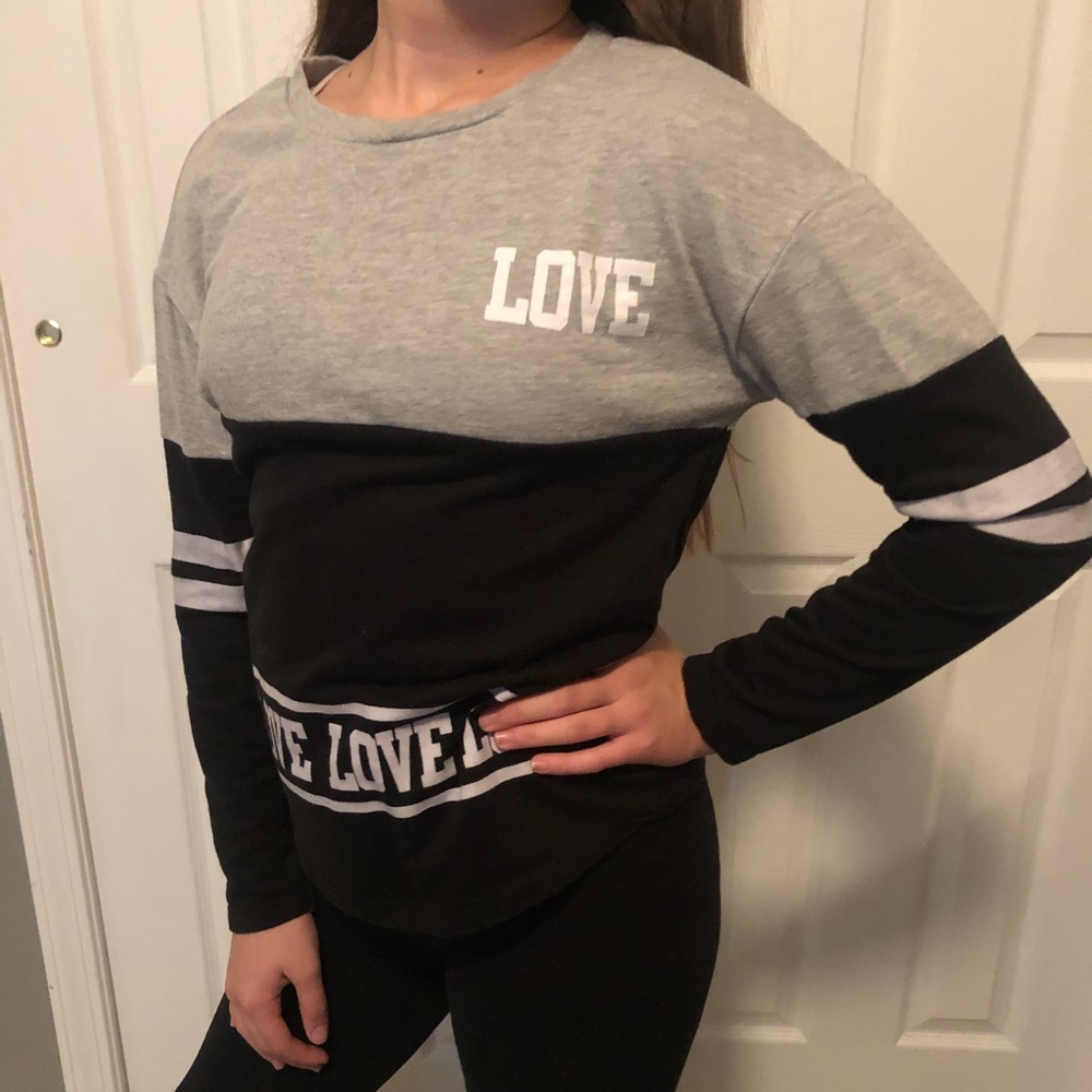 Love sweater size Large (14) New Without Tags